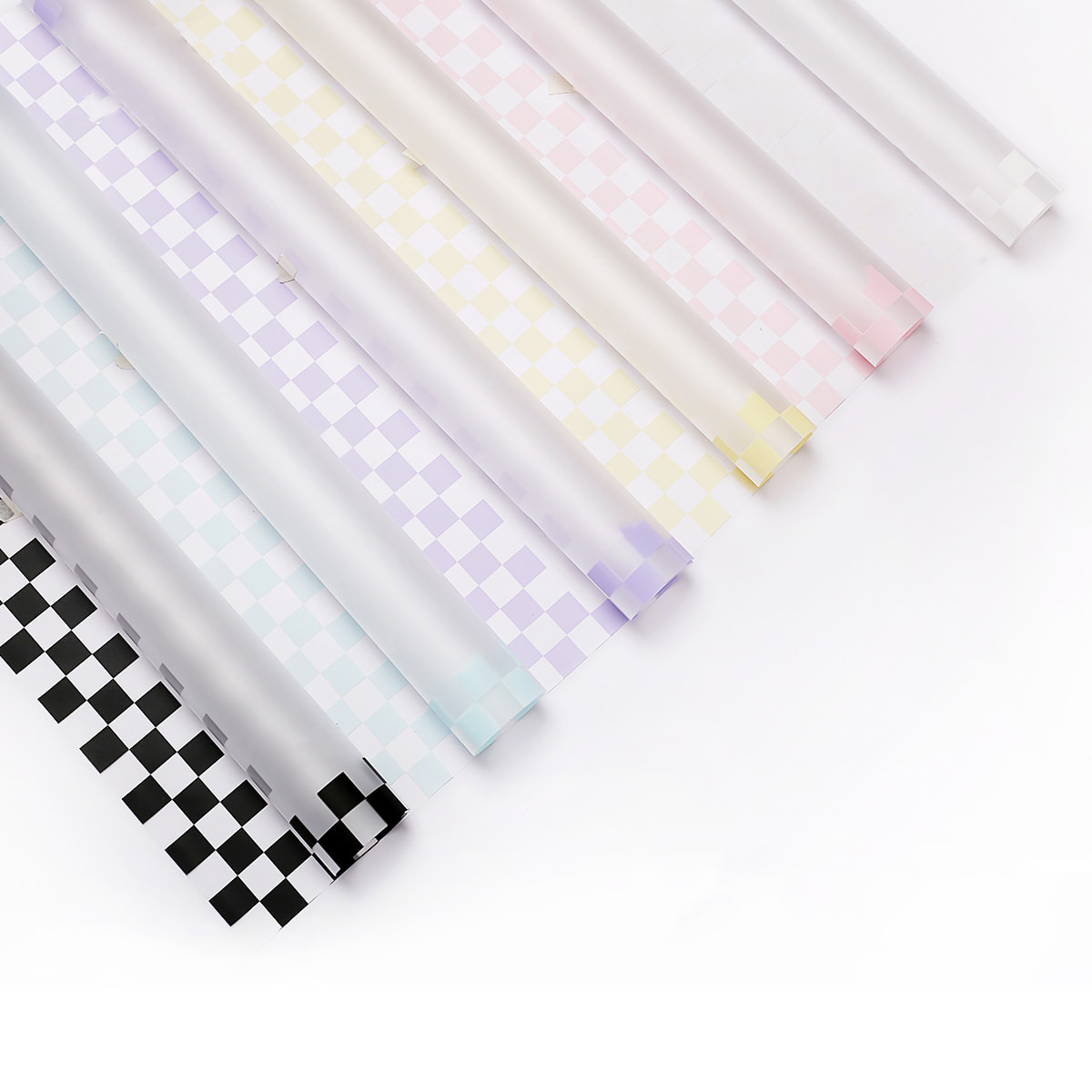 Monivärinen ruudullinen bouquet-käärepaperi