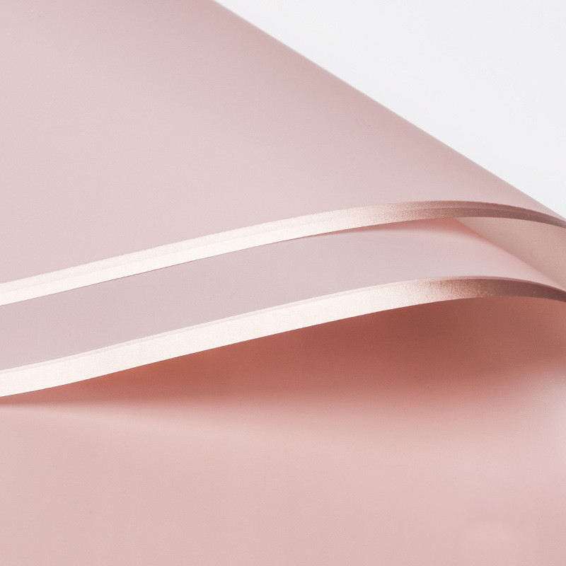 Kultareunainen mattapintainen kukkakäärepaperi