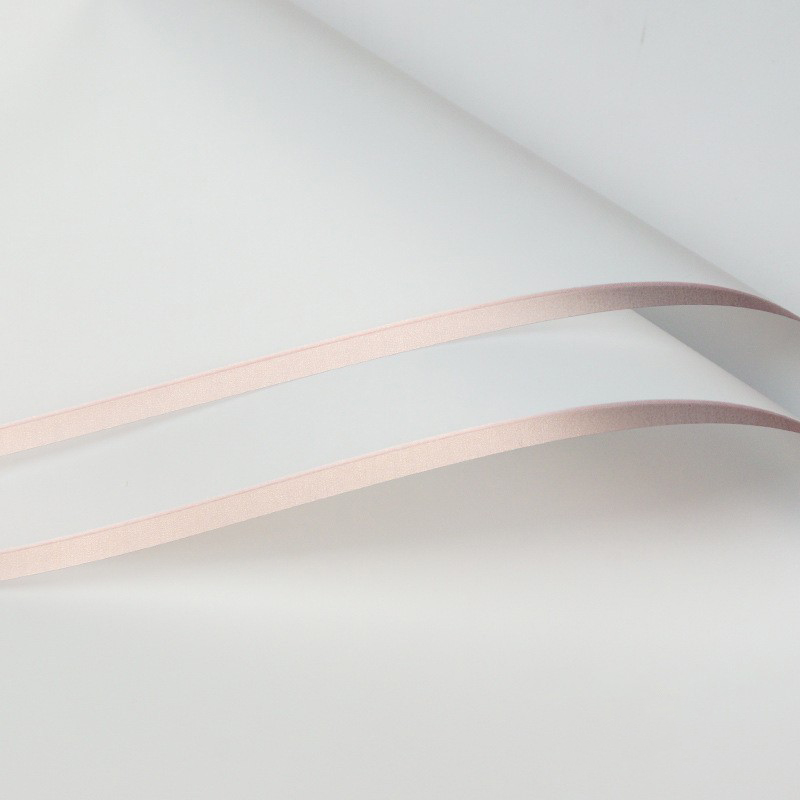 Kultareunainen mattapintainen kukkakäärepaperi