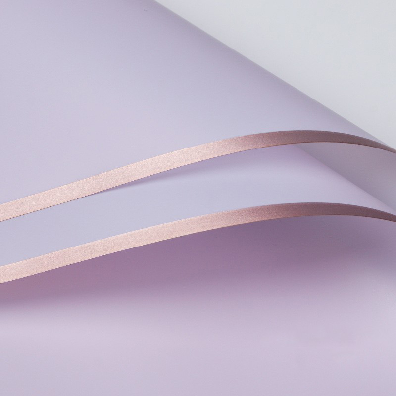 Kultareunainen mattapintainen kukkakäärepaperi